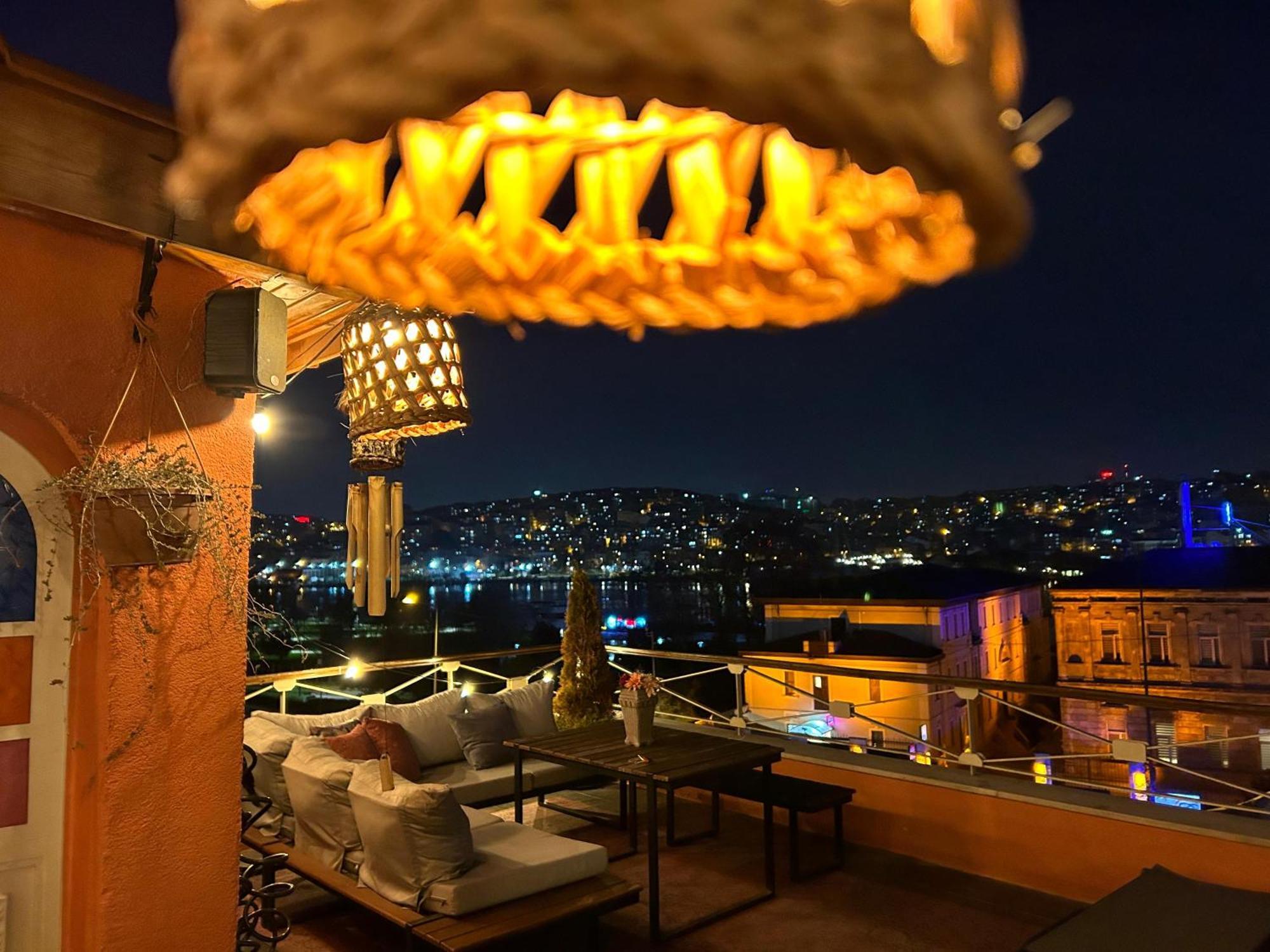 Waterfront Apartment By The Tram - Terrace With Dome & Golden Horn View In Fatih Istanbul Exterior foto