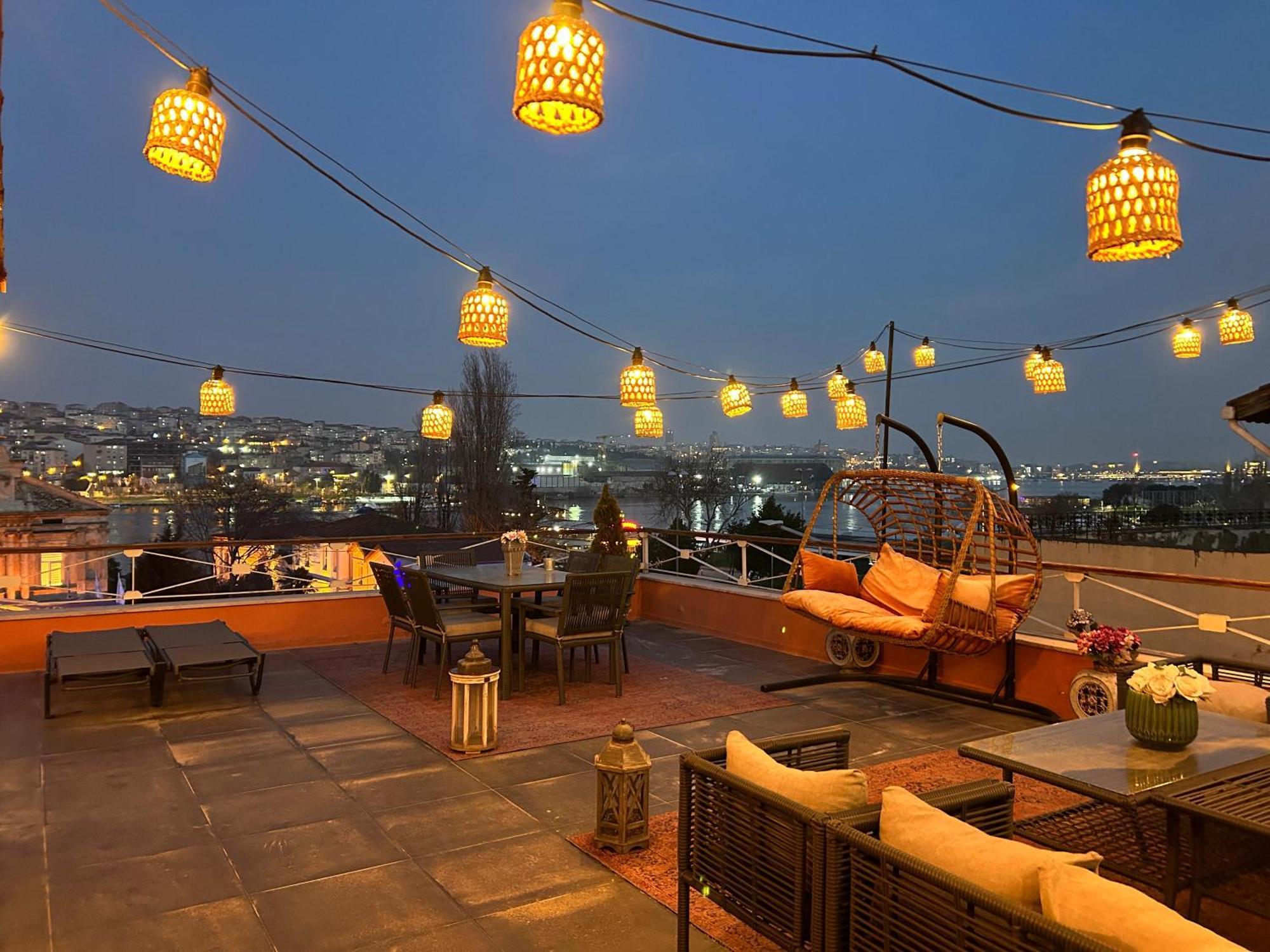 Waterfront Apartment By The Tram - Terrace With Dome & Golden Horn View In Fatih Istanbul Exterior foto