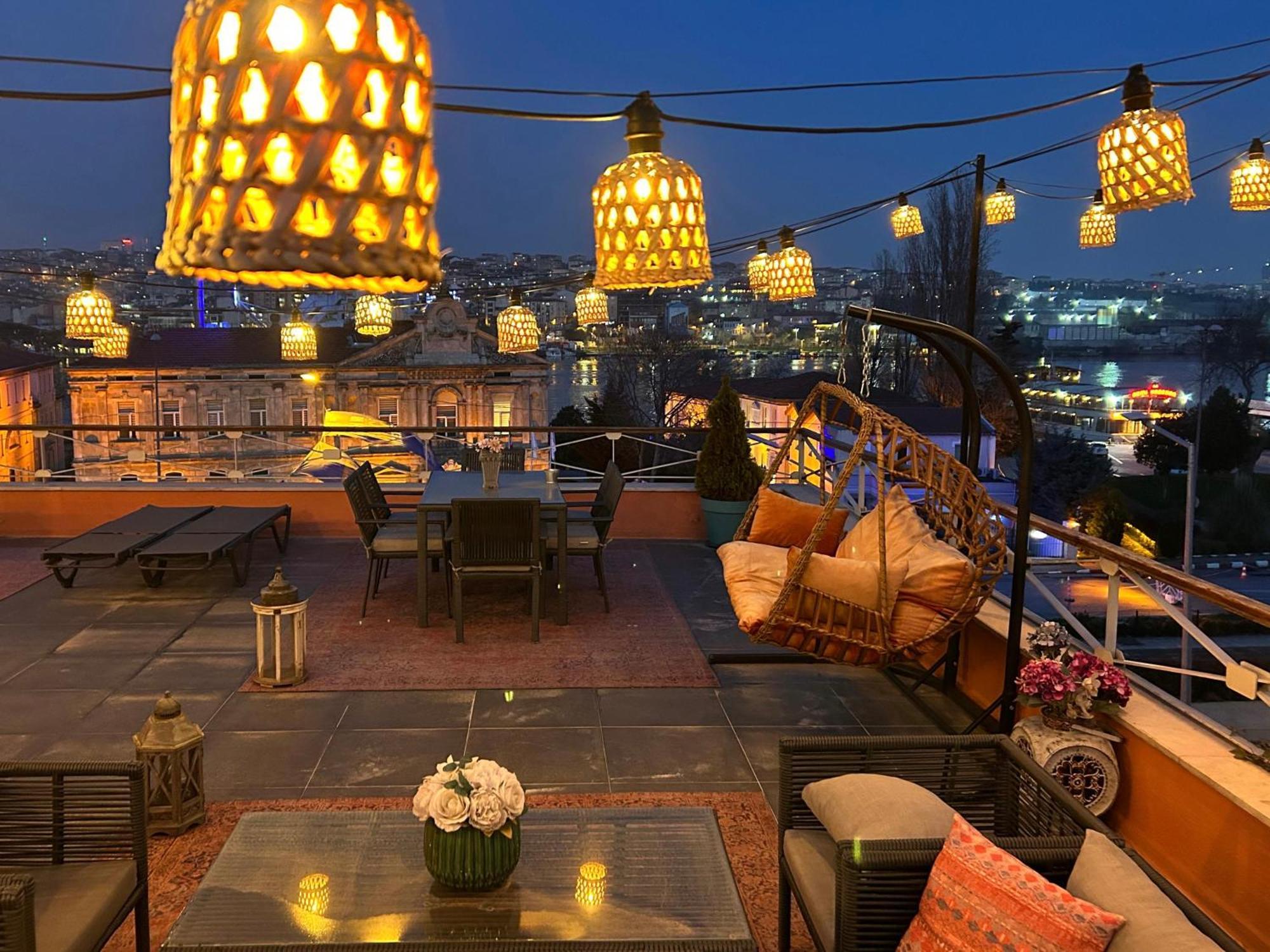 Waterfront Apartment By The Tram - Terrace With Dome & Golden Horn View In Fatih Istanbul Exterior foto